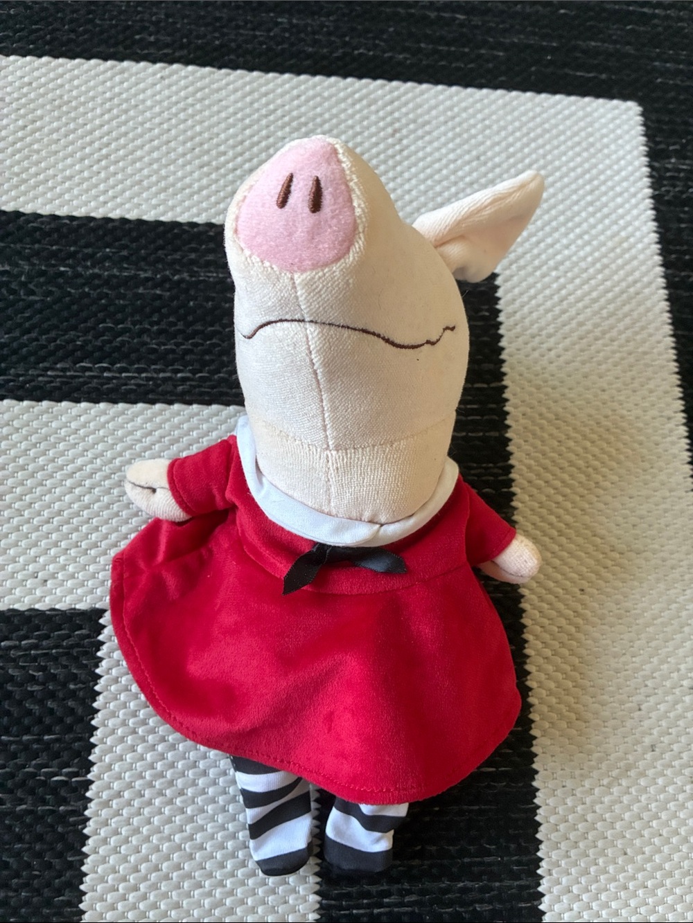 YOTTOY Classic Collection | Olivia The Pig Soft Stuffed Animal Plush Doll